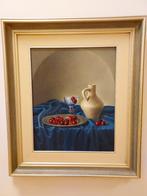 Eduard Pieter Moleveld (1946)-Stilleven met kan en kersen, Ophalen of Verzenden