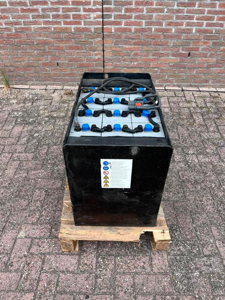 Tractiebatterij 24 volt, Zakelijke goederen, Machines en Bouw | Heftrucks en Intern transport, Heftruck, LPG, 1000 tot 2000 kg