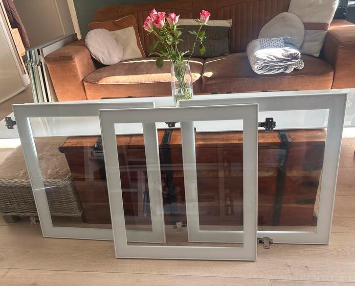3x IKEA Besta deurtjes Glassvik wit glas 60x64, Huis en Inrichting, Keuken | Keukenelementen, Zo goed als nieuw, Minder dan 100 cm