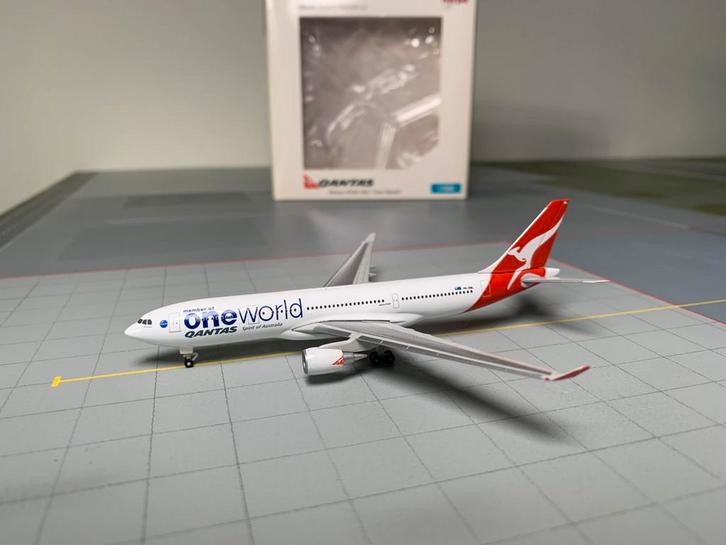 Qantas Oneworld Airbus A330-200 Herpa Wings 1:500, Verzamelen, Luchtvaart en Vliegtuigspotten, Zo goed als nieuw, Schaalmodel