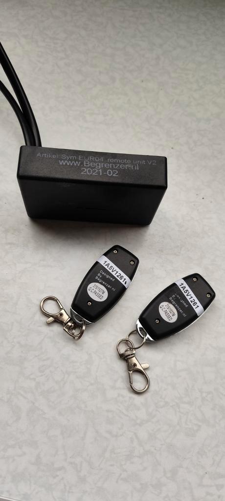 Begrenzer regelbaar + afstandsbediening SYM/Peugeot/AGM, Fietsen en Brommers, Brommeronderdelen | Snorfietsen, Zo goed als nieuw