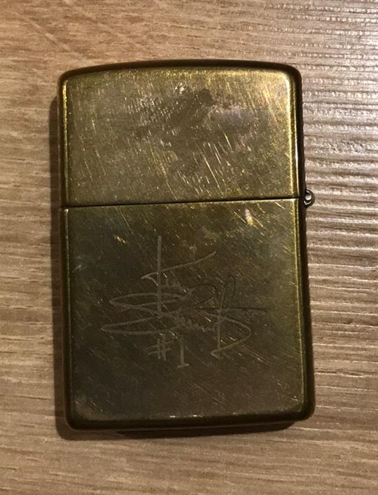 Zippo aansteker lucky strike gradford USA Suzuki would champ, Verzamelen, Rookartikelen, Aanstekers en Luciferdoosjes, Ophalen of Verzenden