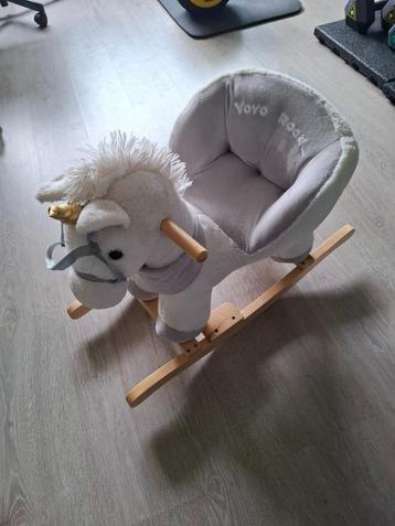 Hobbelpaard unicorn beschikbaar voor biedingen