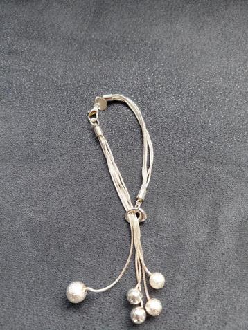Zilveren armband beschikbaar voor biedingen