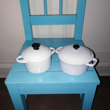 Mini pannetjes wit met zwarte dop 2 stuks beschikbaar voor biedingen