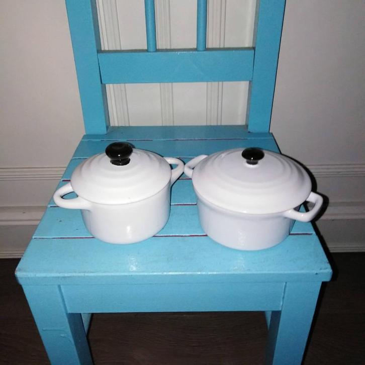 Mini pannetjes wit met zwarte dop 2 stuks, Huis en Inrichting, Keuken | Keukenbenodigdheden, Gebruikt, Ophalen