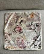 Te koop: velvet kussenhoes van Rivièra Maison, bloemen, Ophalen of Verzenden, Nieuw, Vierkant