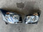 koplamp trafic vivaro links 260608912r rechts 260105469r, Gebruikt, Opel