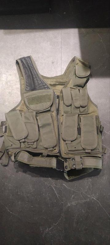 Tactisch vest beschikbaar voor biedingen