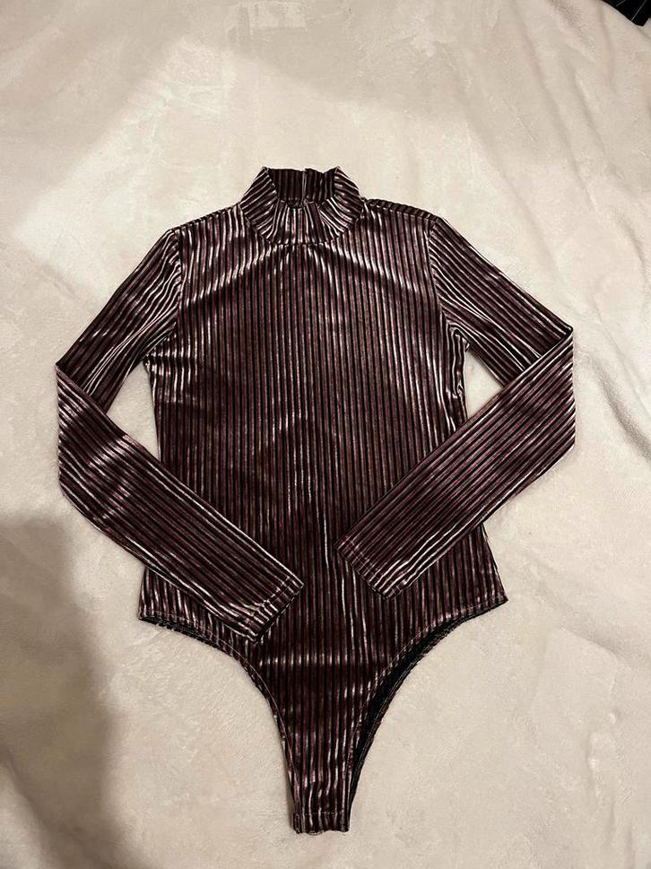 Loavies Roze/Zwarte Streep Body - Maat M, Kleding | Dames, Tops, Zo goed als nieuw, Maat 38/40 (M), Roze, Lange mouw, Ophalen