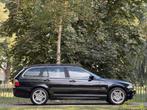 BMW 3-serie Touring 330xi Lifestyle Executive, Auto's, 730 kg, Navigatiesysteem, Zwart, Handgeschakeld