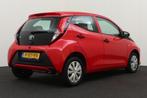 Toyota Aygo 1.0 VVT-i X-fun Bluetooth Airco LED (bj 2020), Voorwielaandrijving, Stof, Gebruikt, 4 stoelen