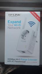 Wifi versterker wifi repeater TP-link met stopcontact, Computers en Software, WiFi-versterkers, Ophalen, Zo goed als nieuw, Tp-Link