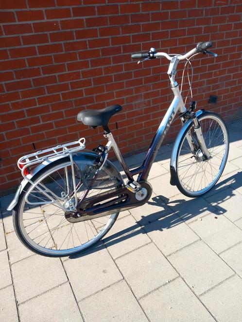 GIANT HERENFIETS/DAMESFIETS/TOURFIETS. OPHALEN IS IN DELFT, Fietsen en Brommers, Fietsen | Heren | Herenfietsen, Zo goed als nieuw