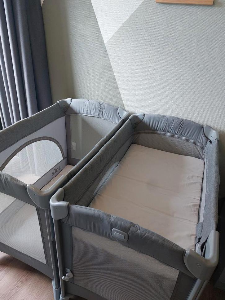 2x Joie Kubbie Sleep Co-Sleepers/campingbedje - Tweelingen, Kinderen en Baby's, Babywiegjes en Ledikanten, Zo goed als nieuw, Reisbedje