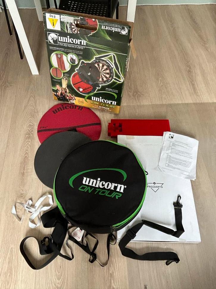 Unicorn Darts ophangsysteem met Pro darts beschermrand, Sport en Fitness, Darts, Gebruikt, Overige typen, Ophalen of Verzenden