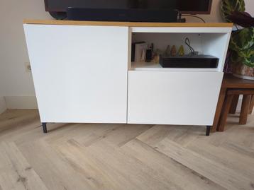 Besta Dressoir met houten oplegstuk 2x