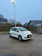 Citroën C1 1.0 5-DRS 2010 Wit, Auto's, Citroën, Voorwielaandrijving, Stof, 4 stoelen, C1