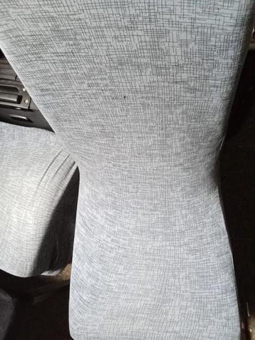 4 Eetkamerstoelen  beschikbaar voor biedingen