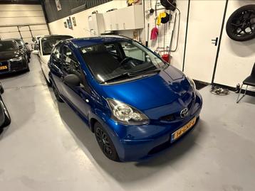 Toyota Aygo 1.0 12V Vvt-i 5DRS NAP 2de eigenaar!! AIRCO beschikbaar voor biedingen