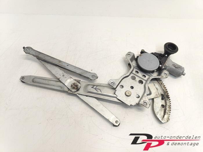 Ruitmechaniek 2Deurs rechts-voor van een Suzuki Swift, Auto-onderdelen, Ruiten en Toebehoren, Suzuki, Gebruikt, 3 maanden garantie