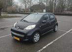 Peugeot 107 1.0 12V 5DR 2010 Zwart, Auto's, Peugeot, Voorwielaandrijving, Stof, Zwart, Origineel Nederlands