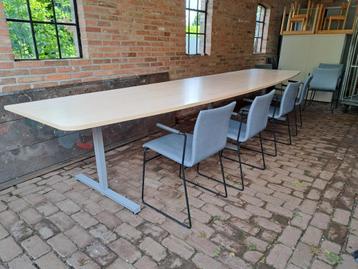 Nette in hoogte verstelbare kantoortafel/ bureau! beschikbaar voor biedingen