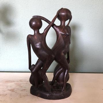 Handgesneden houten beeld – dansend koppel (30 cm) beschikbaar voor biedingen
