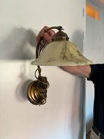 Vintage wandlamp met art Deco glazen kap, Ophalen of Verzenden, Zo goed als nieuw, Glas
