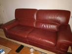 Donkerrood lederen bankstel, Huis en Inrichting, Banken | Bankstellen, Ophalen, Gebruikt, Tweepersoons, Rechte bank
