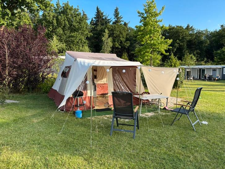 Prachtige Jamet Jametic 4x4 “Off Road” 2012 doorloopkeuken!, Caravans en Kamperen, Vouwwagens, Jamet, tot en met 4, Meerkleurig