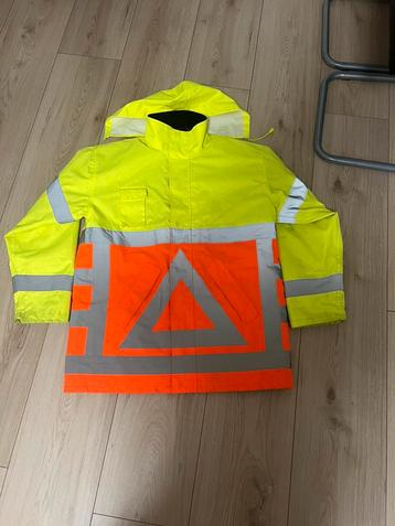 Verkeersregelaar Jas M beschikbaar voor biedingen