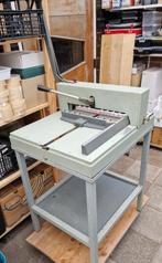 papiersnijmachine, inclusief onderstel., Ophalen, Gebruikt