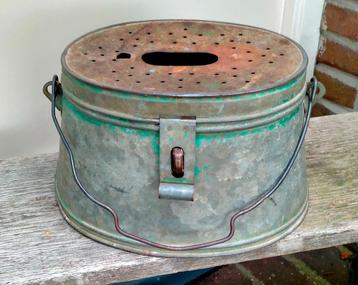 Antiek Zinken Viskoffer / Visemmer tbv Aas Visjes beschikbaar voor biedingen