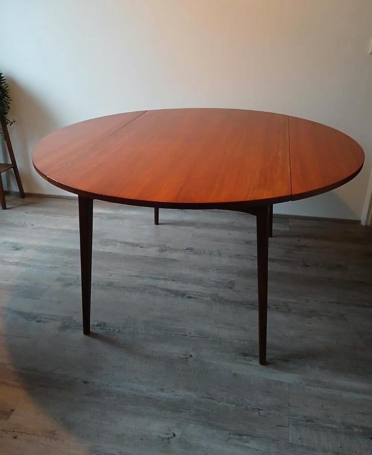 Ronde vintage Louis van Teeffelen uitschuifbare eettafel, Huis en Inrichting, Tafels | Eettafels, Gebruikt, 100 tot 150 cm, 100 tot 150 cm