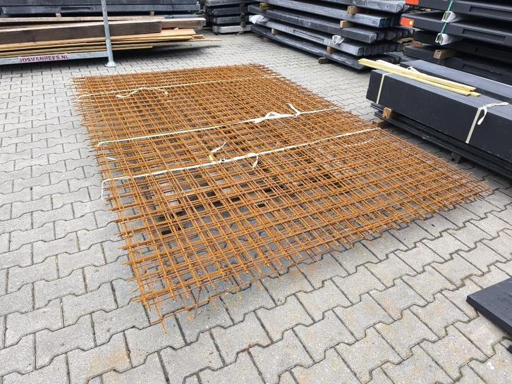 Restpartij gaasnet roest 8 stuks maas 10, Tuin en Terras, Palen, Balken en Planken, Nieuw, Palen, 180 tot 250 cm, Ophalen