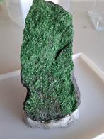 Uvaroviet, Verzamelen, Mineralen en Fossielen, Ophalen of Verzenden, Fossiel