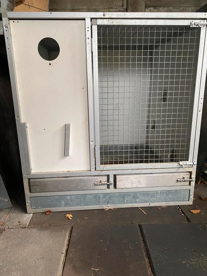 Kweek kooien 4 stuks  ( grote parkiet / papegaai ), Dieren en Toebehoren, Vogels | Hokken en Kooien, Zo goed als nieuw, Broedkooi of Kweekkooi