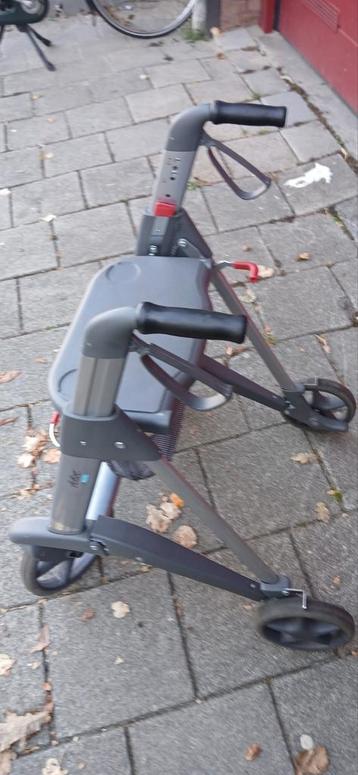 Rolator beschikbaar voor biedingen