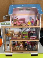 Hout poppenhuis compleet uitgebreid huis veel extra, Ophalen, Zo goed als nieuw, Poppenhuis