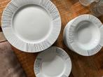 Servies Set - Borden, Huis en Inrichting, Keuken | Servies, Ophalen, Gebruikt, Effen, Porselein