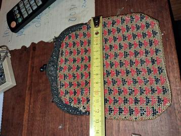 antiek kralen tasje  beschikbaar voor biedingen