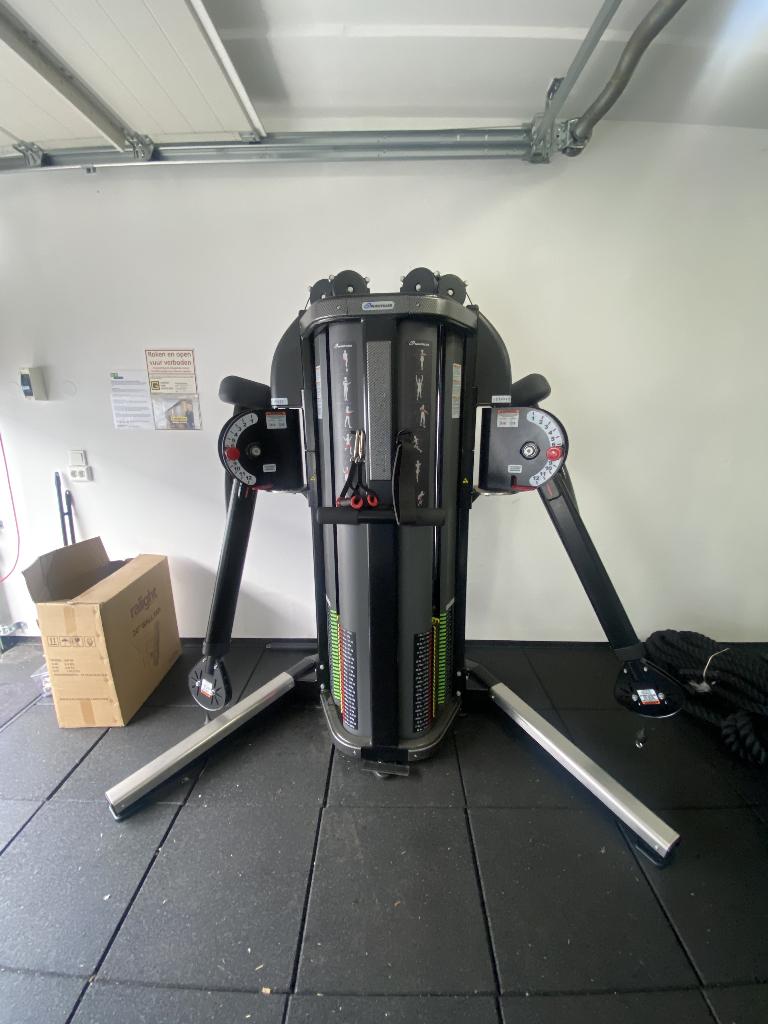 Nautilus Freedom Trainer 2023, Ophalen, Benen, Krachtstation, Nieuw