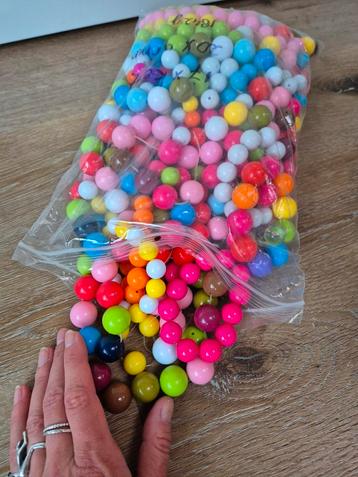 Partij kwaliteit acryl kralen in prachtige frisse kleuren beschikbaar voor biedingen