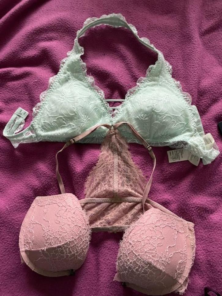 2 bh's mt  36 Gilly Hicks, Kleding | Dames, Ondergoed en Lingerie, BH, Groen, Verzenden