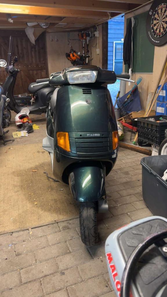 Skipper skr125, Fietsen en Brommers, Scooters | Piaggio, Zo goed als nieuw, Overige modellen, Ophalen