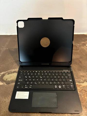 Ipad 12.9 inch case met toetsenboord - Zo goed als nieuw. beschikbaar voor biedingen