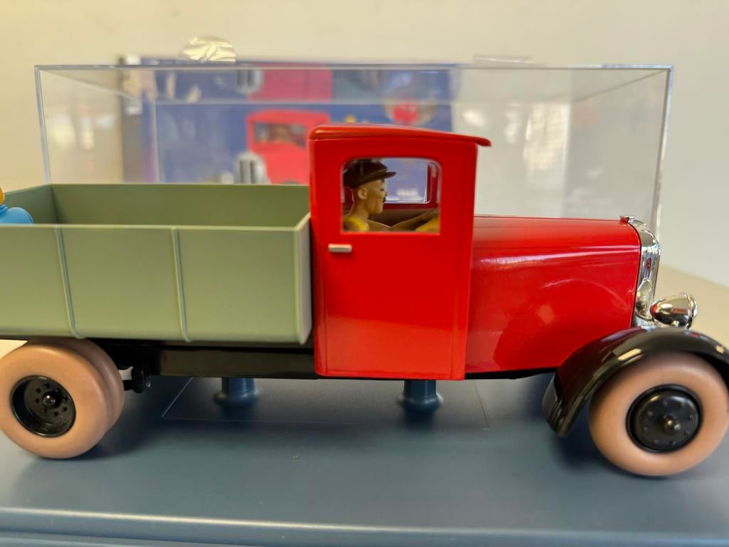 Tintin Rode Vrachtwagen - Kuifje Truck, Verzamelen, Stripfiguren, ., Ophalen of Verzenden, Zo goed als nieuw, .