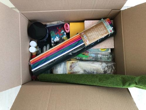 Doos met allerlei (restanten) knutselspullen, Hobby en Vrije tijd, Overige Hobby en Vrije tijd, Gebruikt, Ophalen