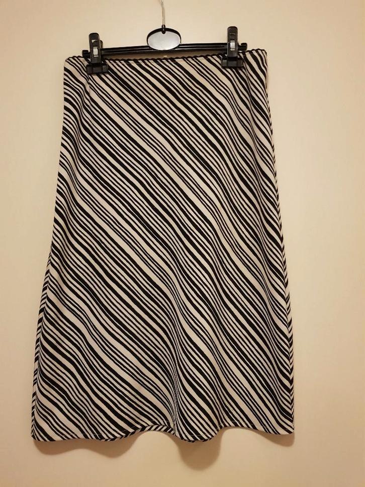 InWear damesrok zwart/crème gestreept maat 36, Kleding | Dames, Rokken, Zo goed als nieuw, Maat 36 (S), Overige kleuren, Boven de knie